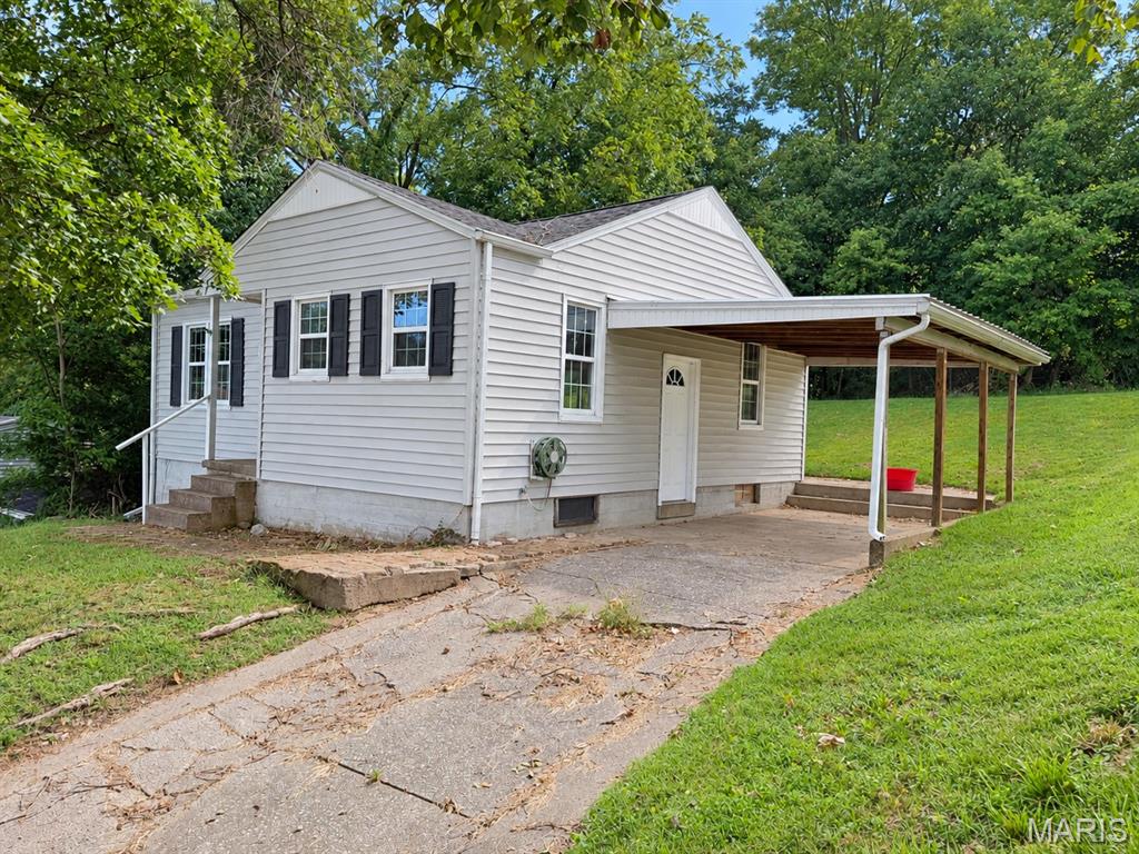 910 N Sprigg Street Property Photo 2