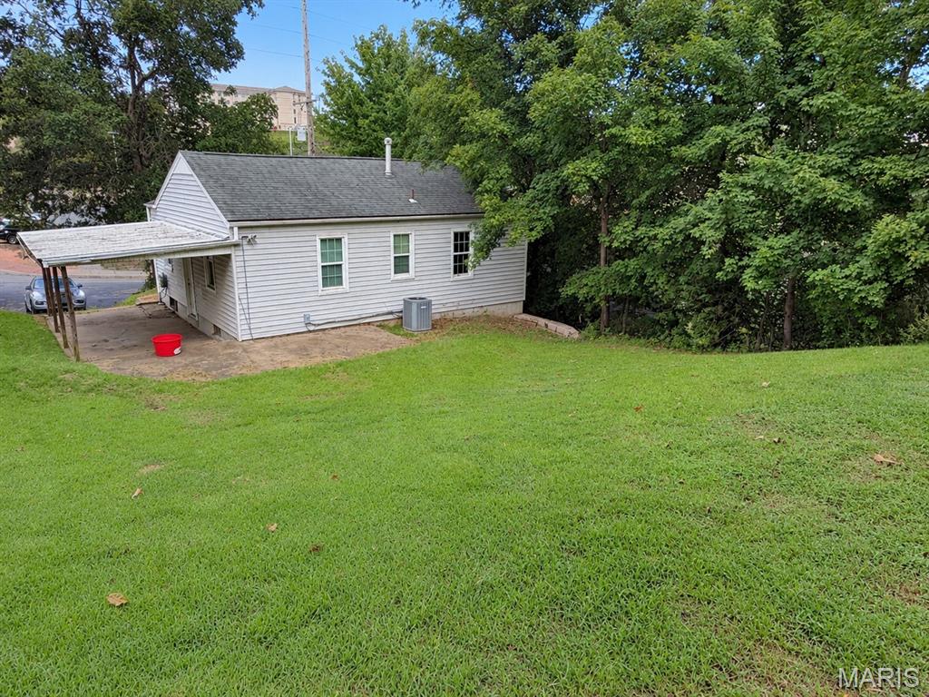 910 N Sprigg Street Property Photo 3