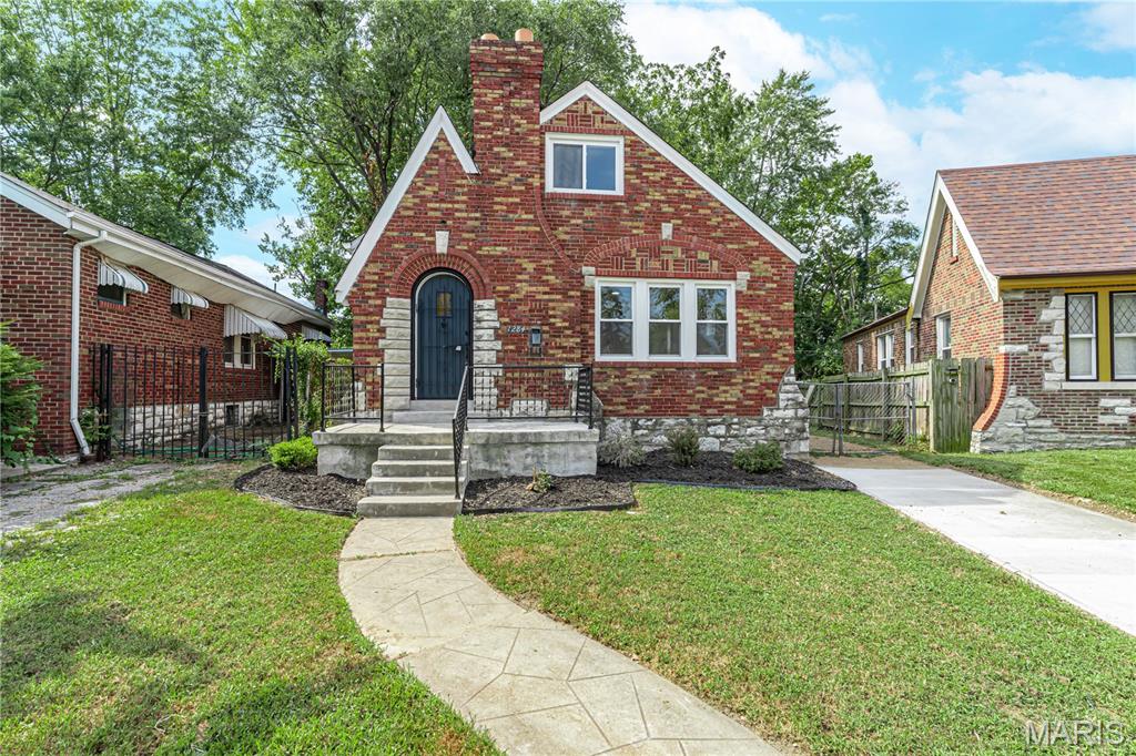 1284 Sells Avenue Property Photo 1
