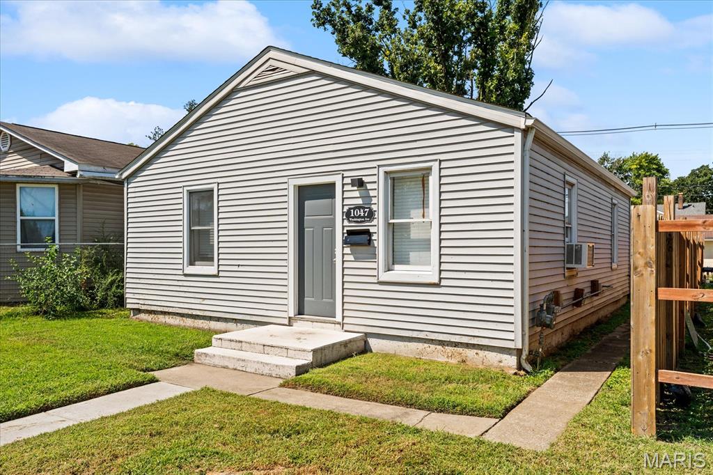 1047 Washington Avenue Property Photo 2