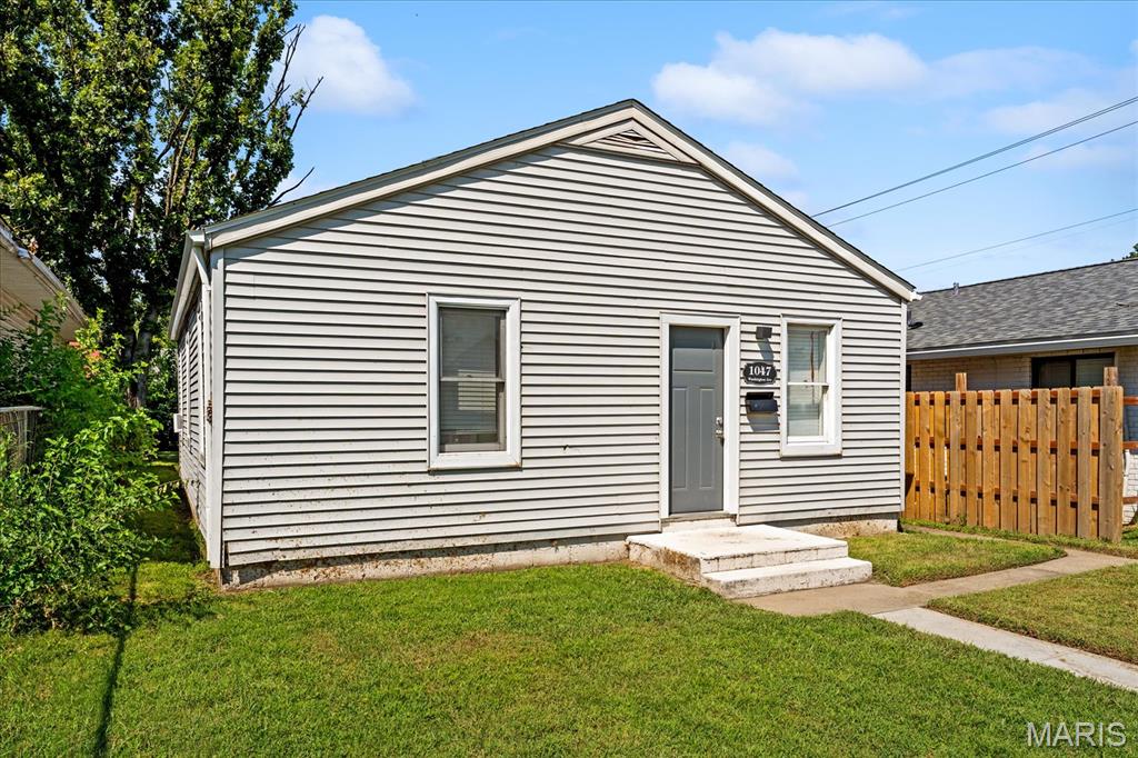 1047 Washington Avenue Property Photo 3