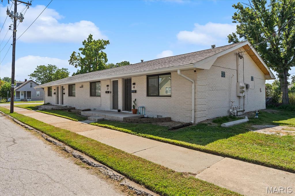 1047 Washington Avenue Property Photo 4