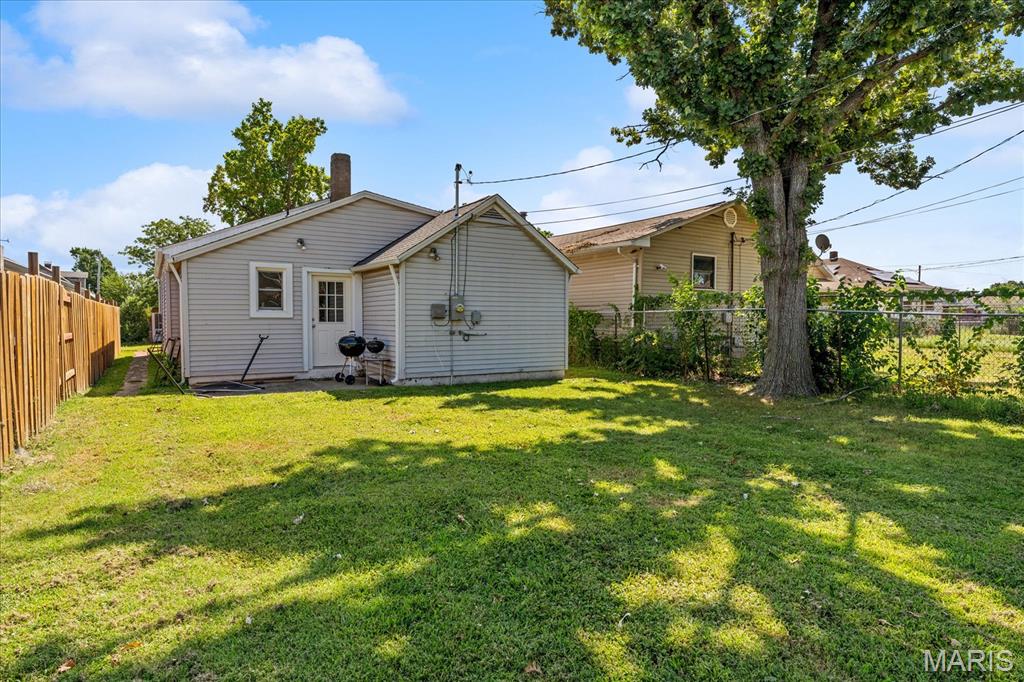 1047 Washington Avenue Property Photo 5