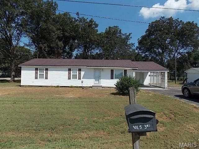 401 S 3rd St (hwy 164) Property Photo 1