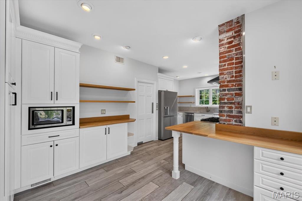 6 Berkshire Drive Property Photo 24