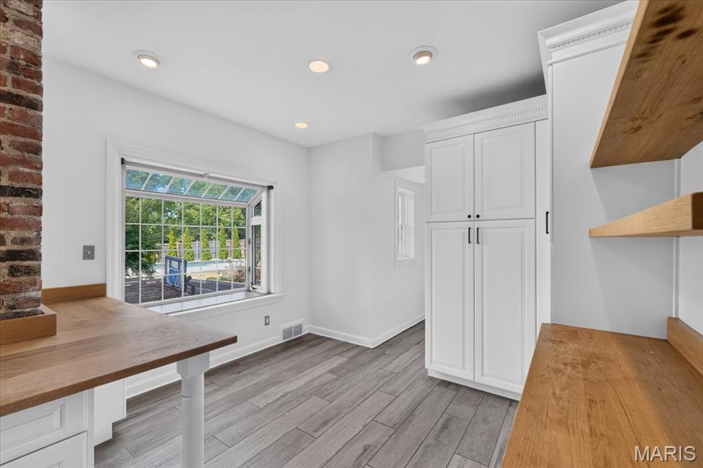 6 Berkshire Drive Property Photo 27