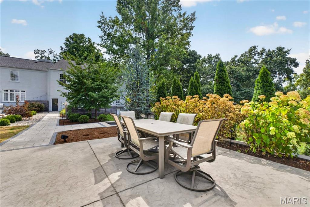 6 Berkshire Drive Property Photo 67