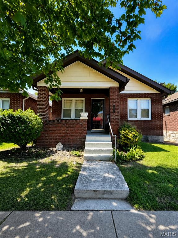 5851 Hampton Avenue Property Photo 1