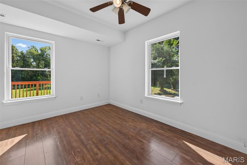 129 E Pacific Street Property Photo 15