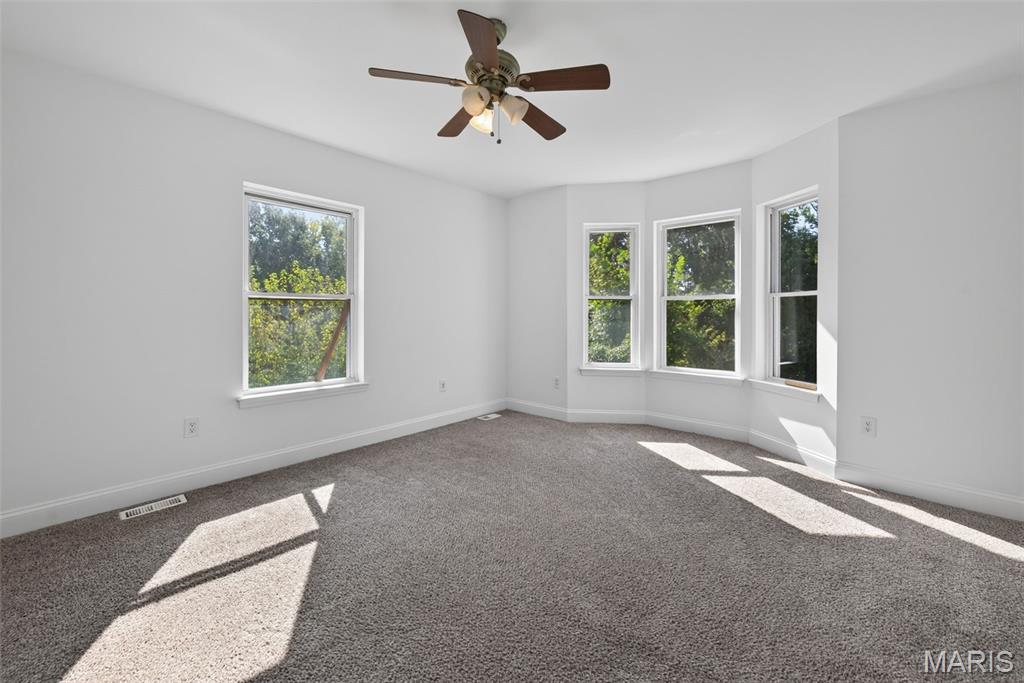 129 E Pacific Street Property Photo 17