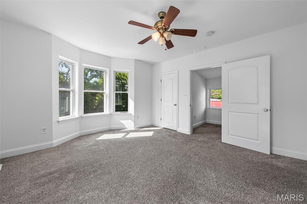 129 E Pacific Street Property Photo 18