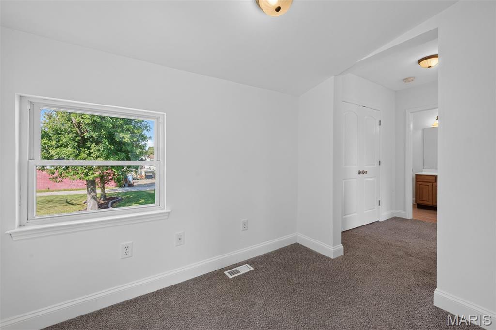 129 E Pacific Street Property Photo 20