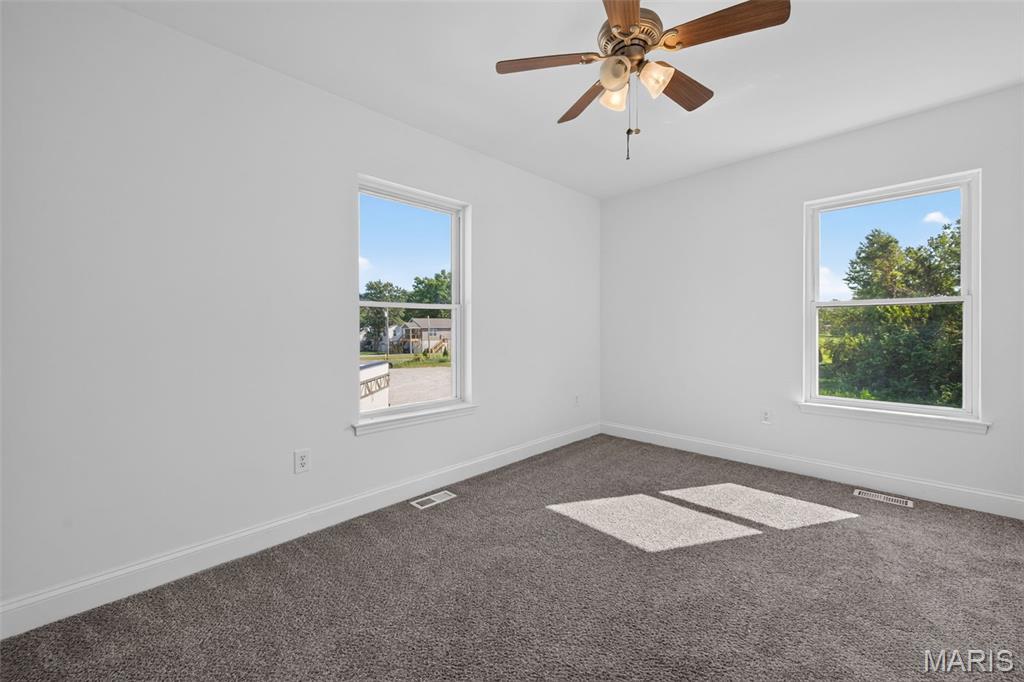 129 E Pacific Street Property Photo 21