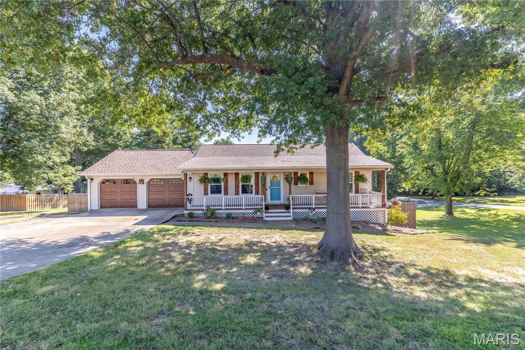 825 Albert Street Property Photo 1