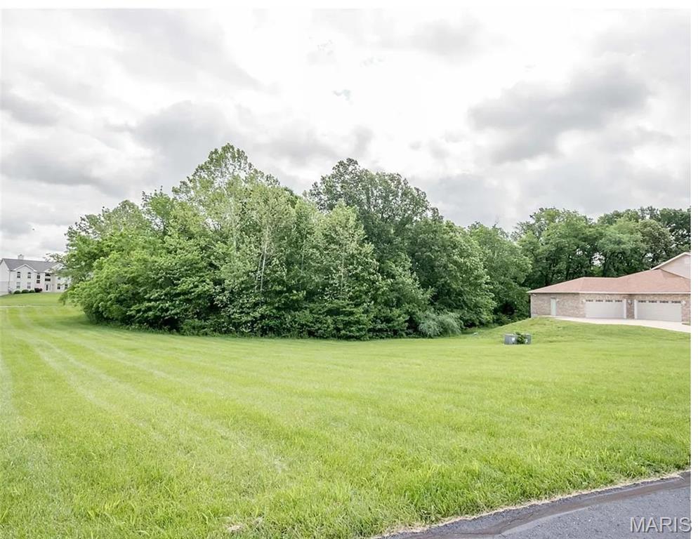 1548 Fountainhead Lane Property Photo 2