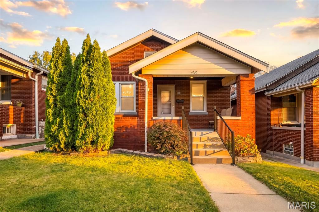 4959 Walsh Street Property Photo 1