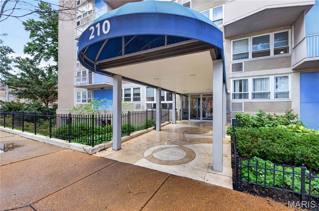 210 N 17th Street 805