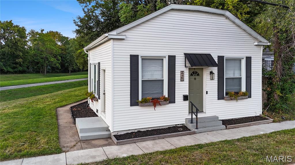 421 Wolf Street Property Photo 1