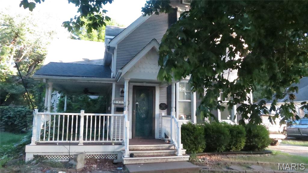 2315 Brown Street Property Photo 1