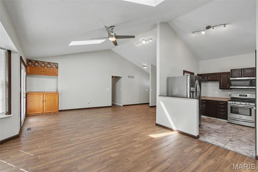 202 Barrington Drive Property Photo 7