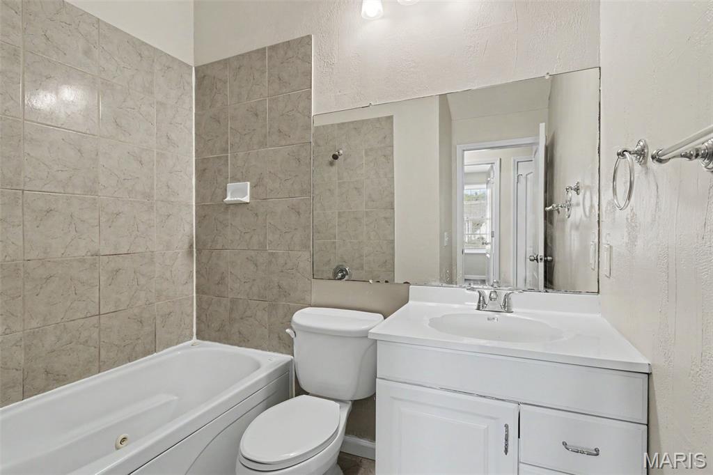 202 Barrington Drive Property Photo 19