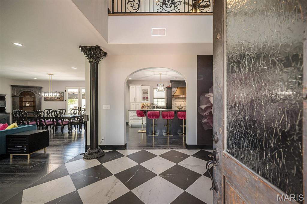 604 Glyn Cagny Property Photo 16