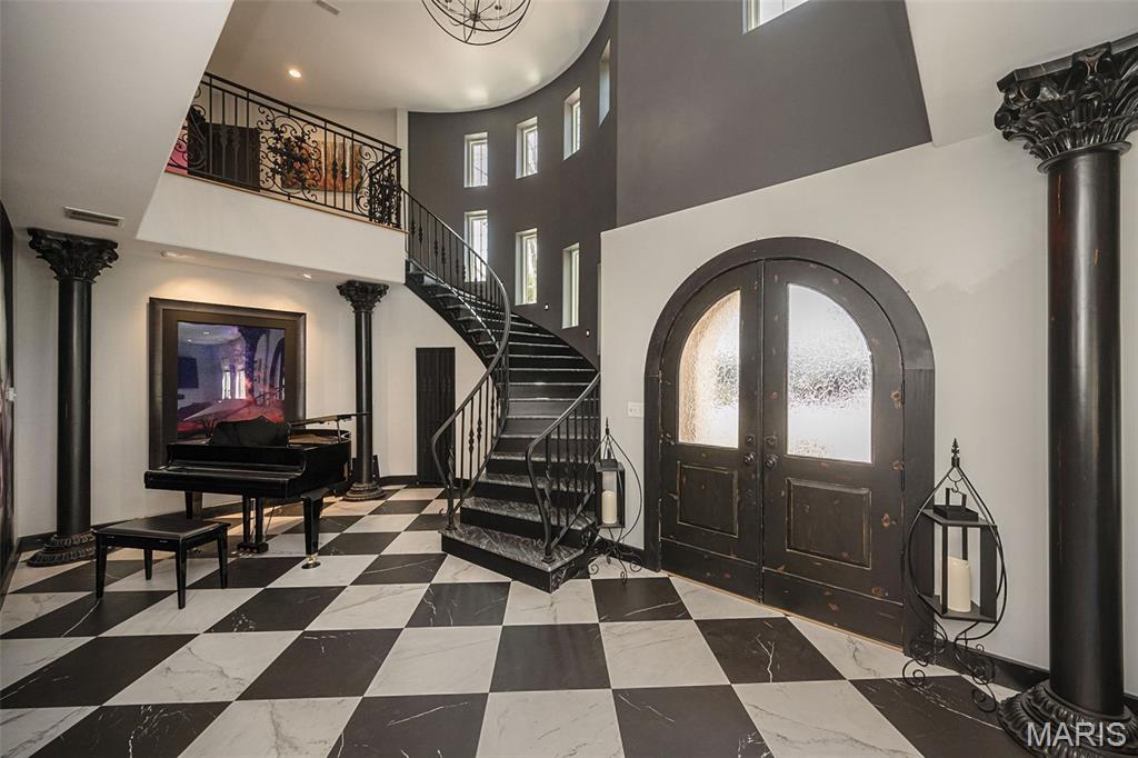 604 Glyn Cagny Property Photo 19