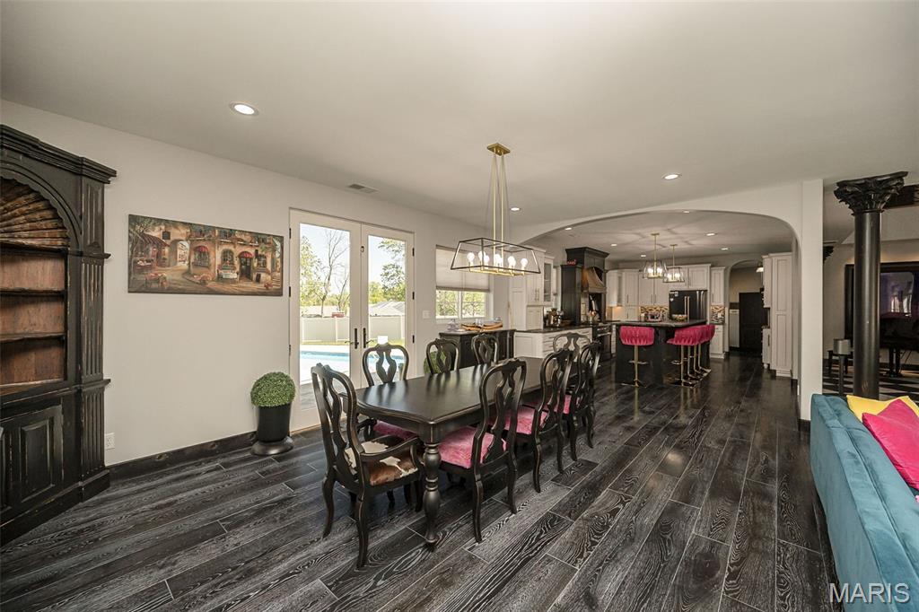 604 Glyn Cagny Property Photo 23