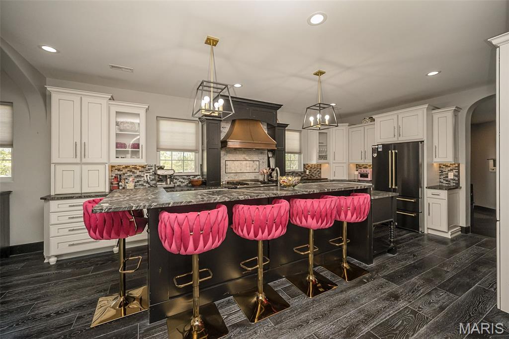 604 Glyn Cagny Property Photo 27