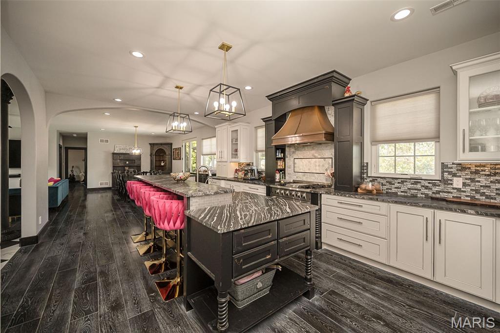 604 Glyn Cagny Property Photo 28