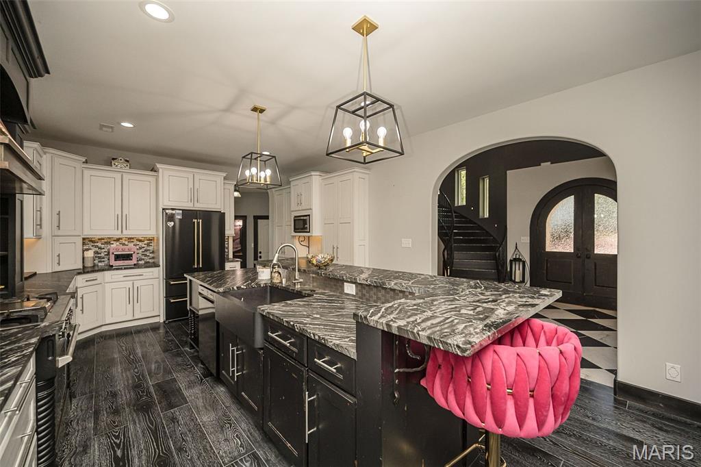 604 Glyn Cagny Property Photo 30