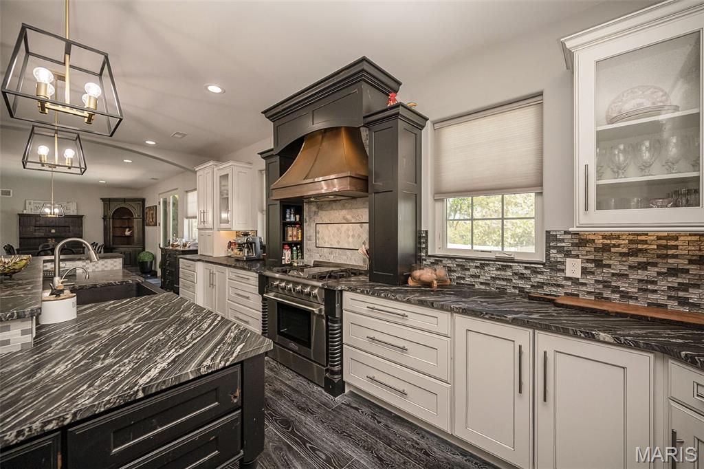 604 Glyn Cagny Property Photo 31