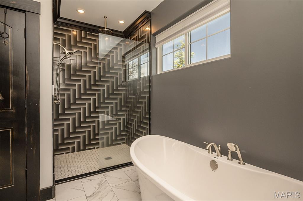 604 Glyn Cagny Property Photo 43
