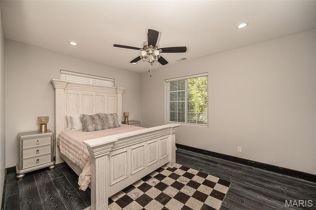604 Glyn Cagny Property Photo 47