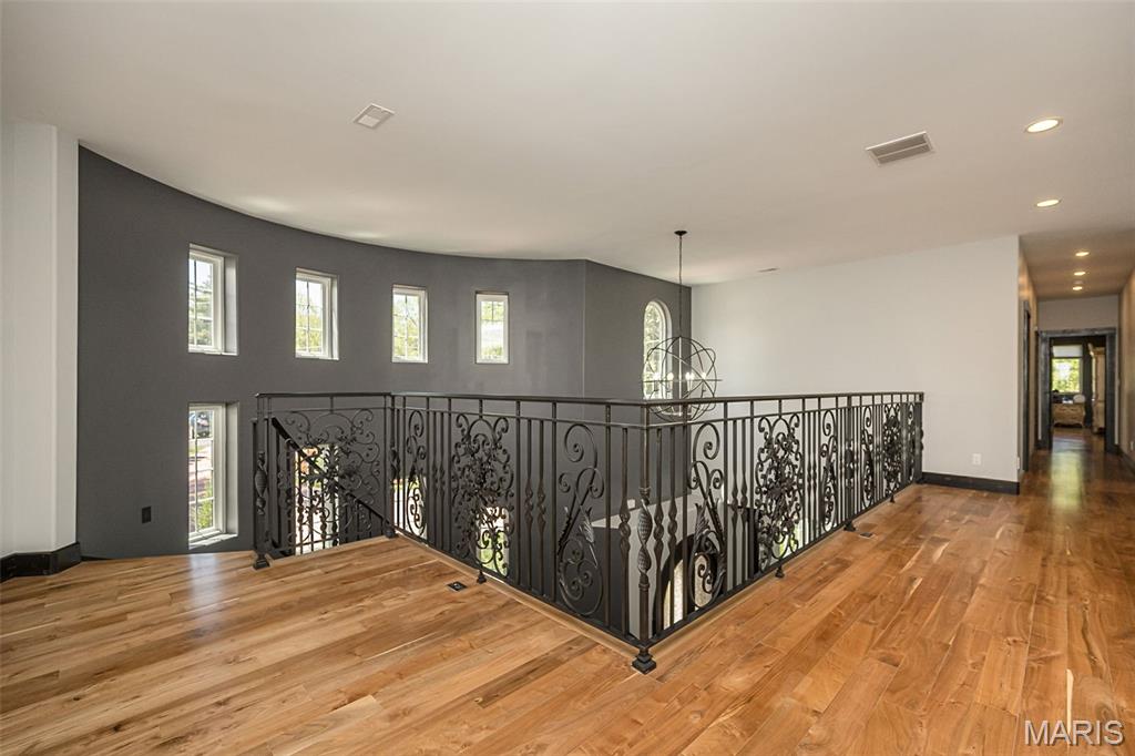 604 Glyn Cagny Property Photo 51