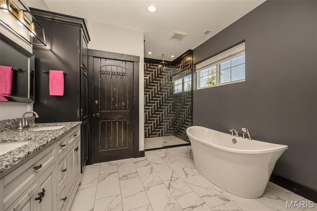 604 Glyn Cagny Property Photo 64