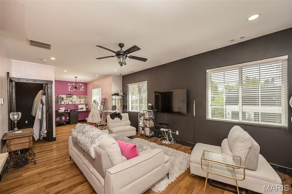 604 Glyn Cagny Property Photo 68