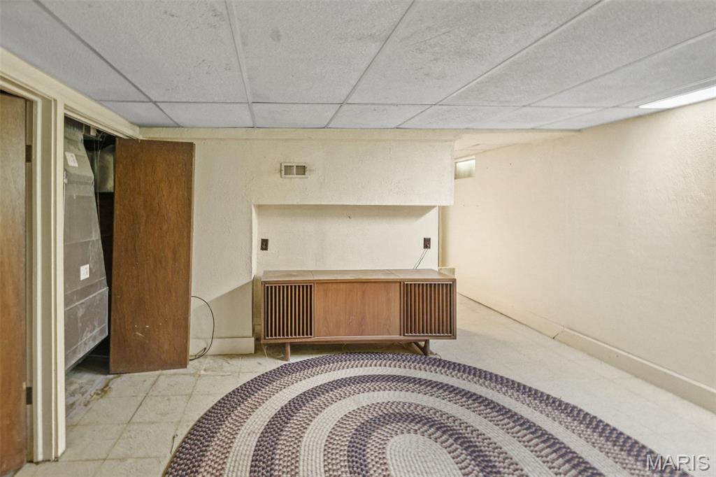 427 W 3rd Street Property Photo 26