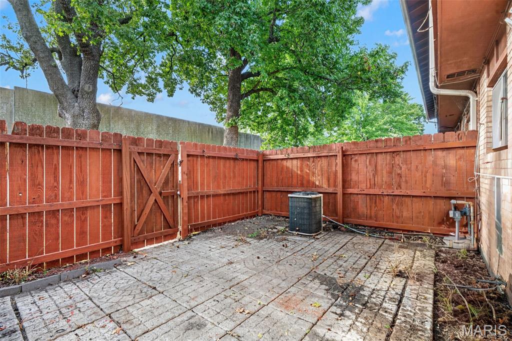 8864 Santa Bella Drive Property Photo 23