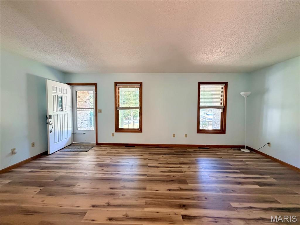 1710 Forest Place Property Photo 3