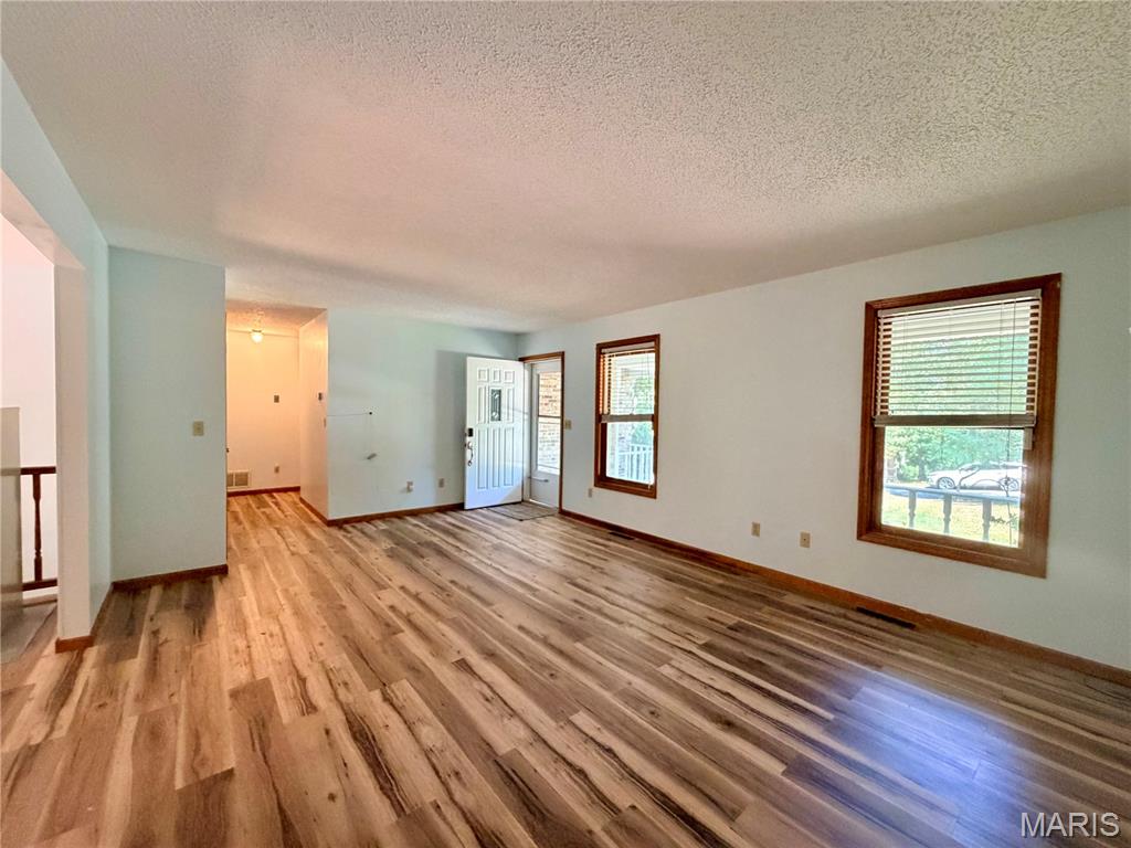 1710 Forest Place Property Photo 4