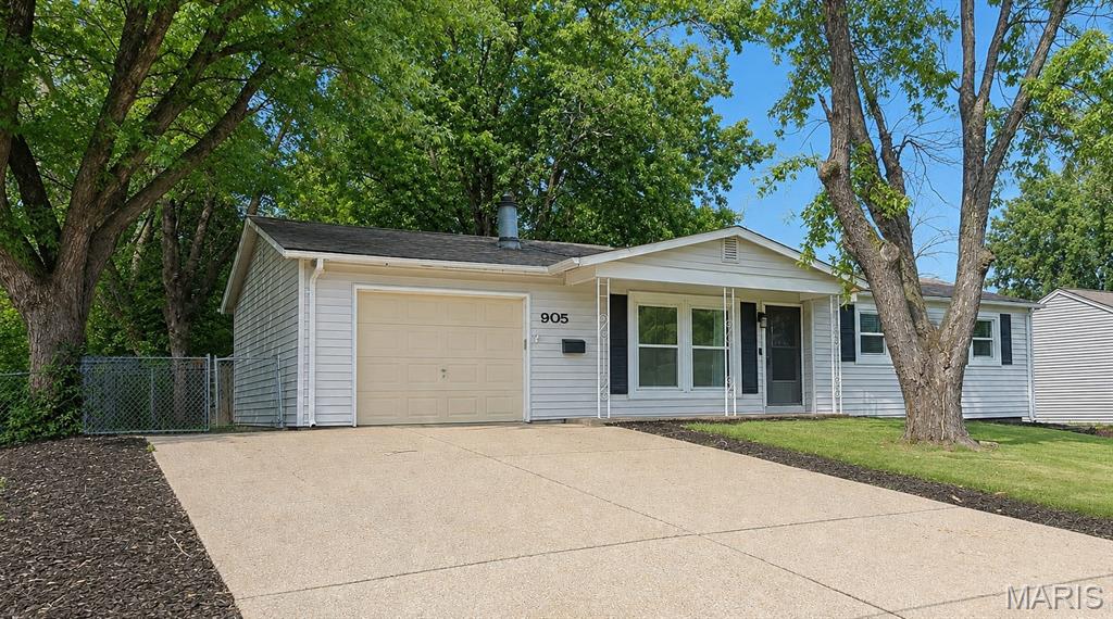 905 Lakeview Drive