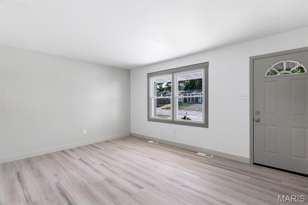 3424 La Salle Drive Property Photo 6
