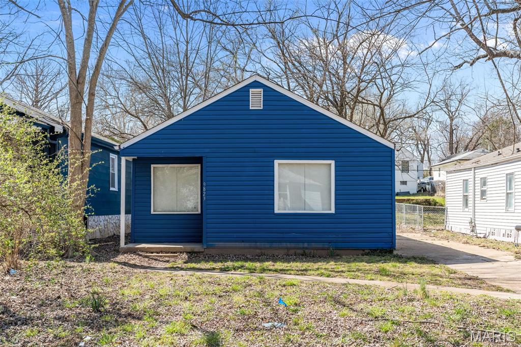 9823 Winkler Drive Property Photo 1
