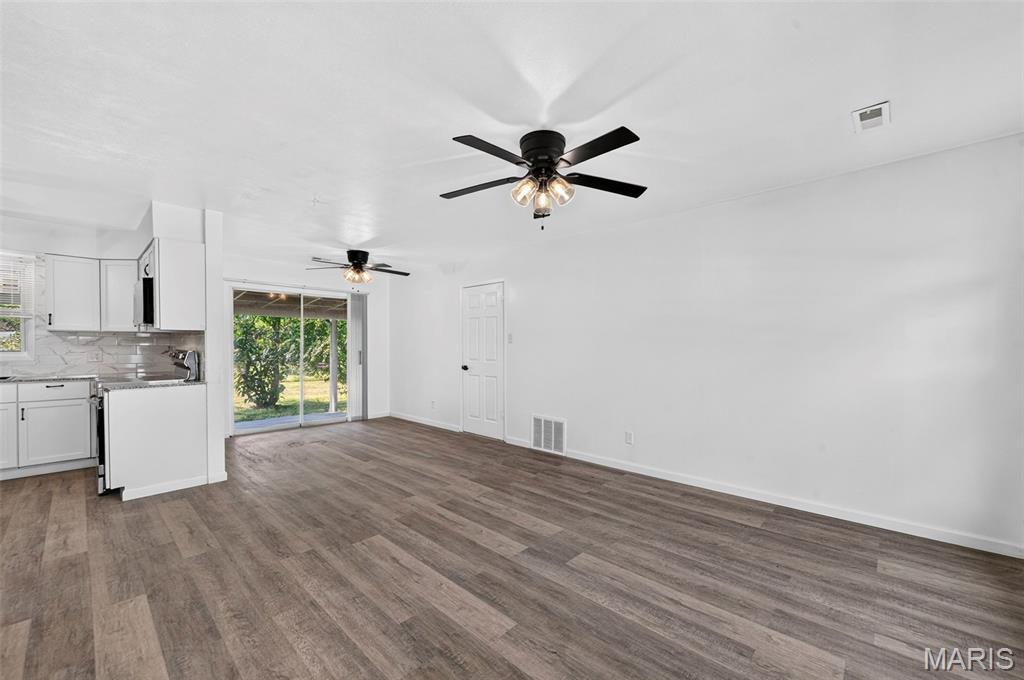 2271 Cessna Drive Property Photo 10