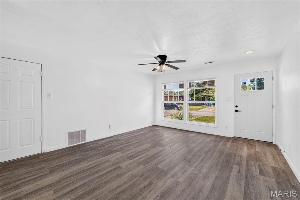 2271 Cessna Drive Property Photo 12