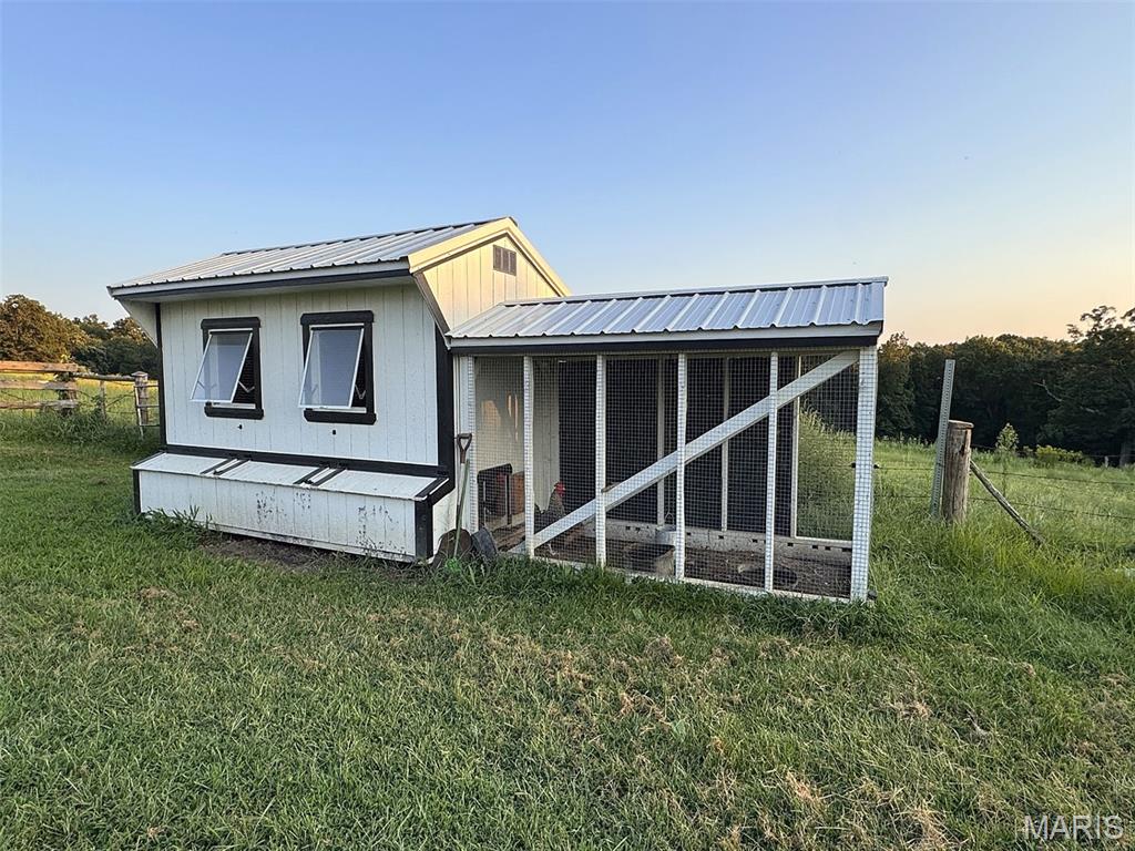 4176 Highway E Property Photo 3