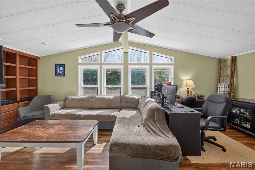 2741 Mullins Road Property Photo 7