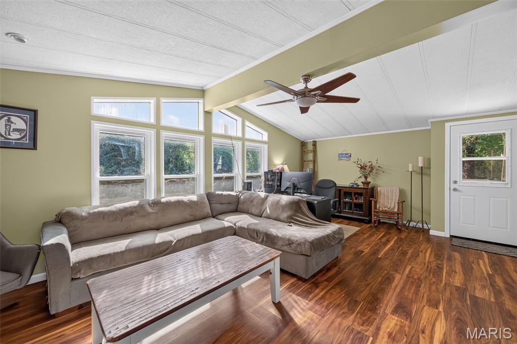 2741 Mullins Road Property Photo 11