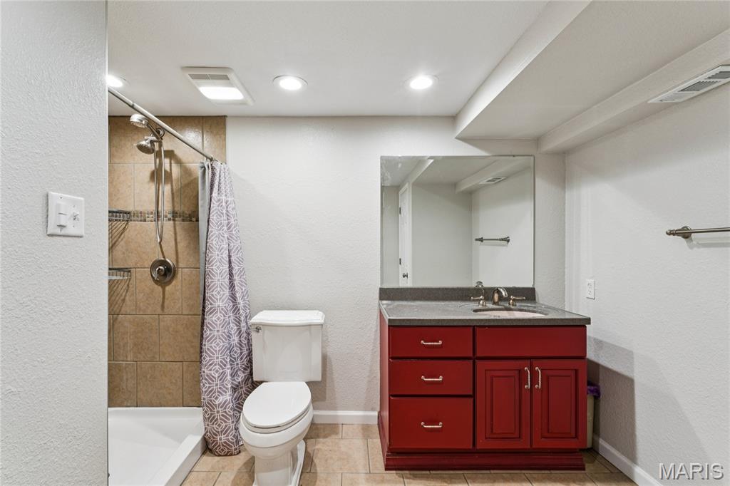 918 Perry Street Property Photo 22